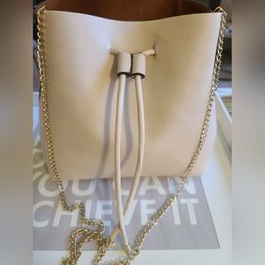 MELIE BIONCO LARGE CROSSBODY W GOLD CHAIN STRAP